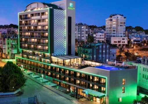 Antalya utazás Holiday Inn Antalya - Lara 5*