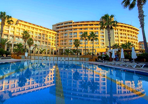 Antalya utazás Fame Residence Lara & Spa 5*