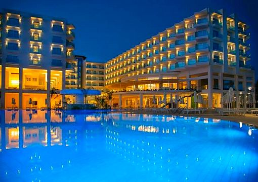 Dél-Ciprus Ayia Napa utazás Hotel Nissiblu Beach Resort 5*