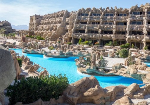 Hurghada utazás Caves Beach Resort