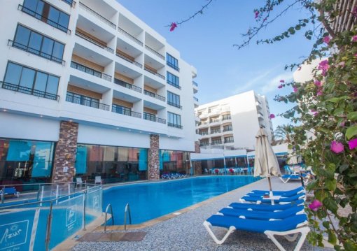 Hurghada utazás Marlin Inn Azur Resort 4*