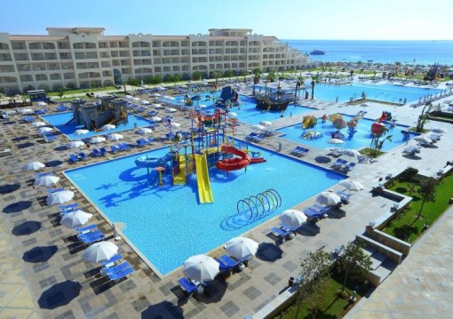 Hurghada utazás Pickalbatros White Beach Resort Hurghada 5*