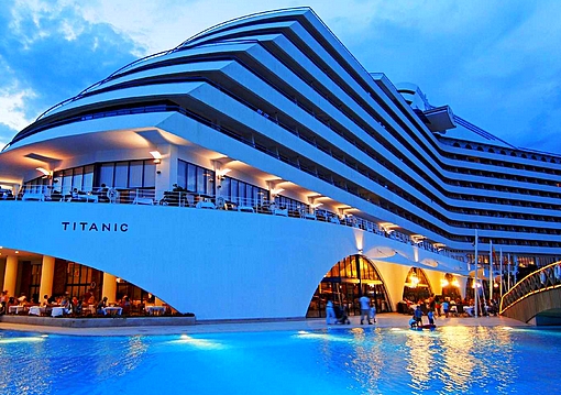 Antalya utazás Titanic Beach Lara 5*